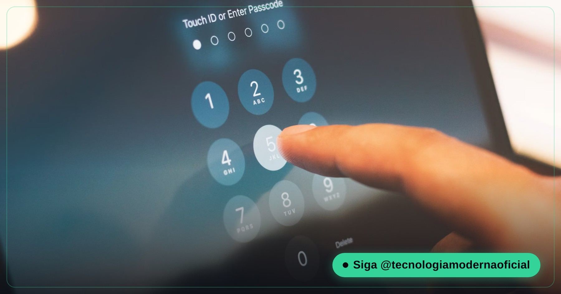 Pessoa mexendo nas configurações do celular