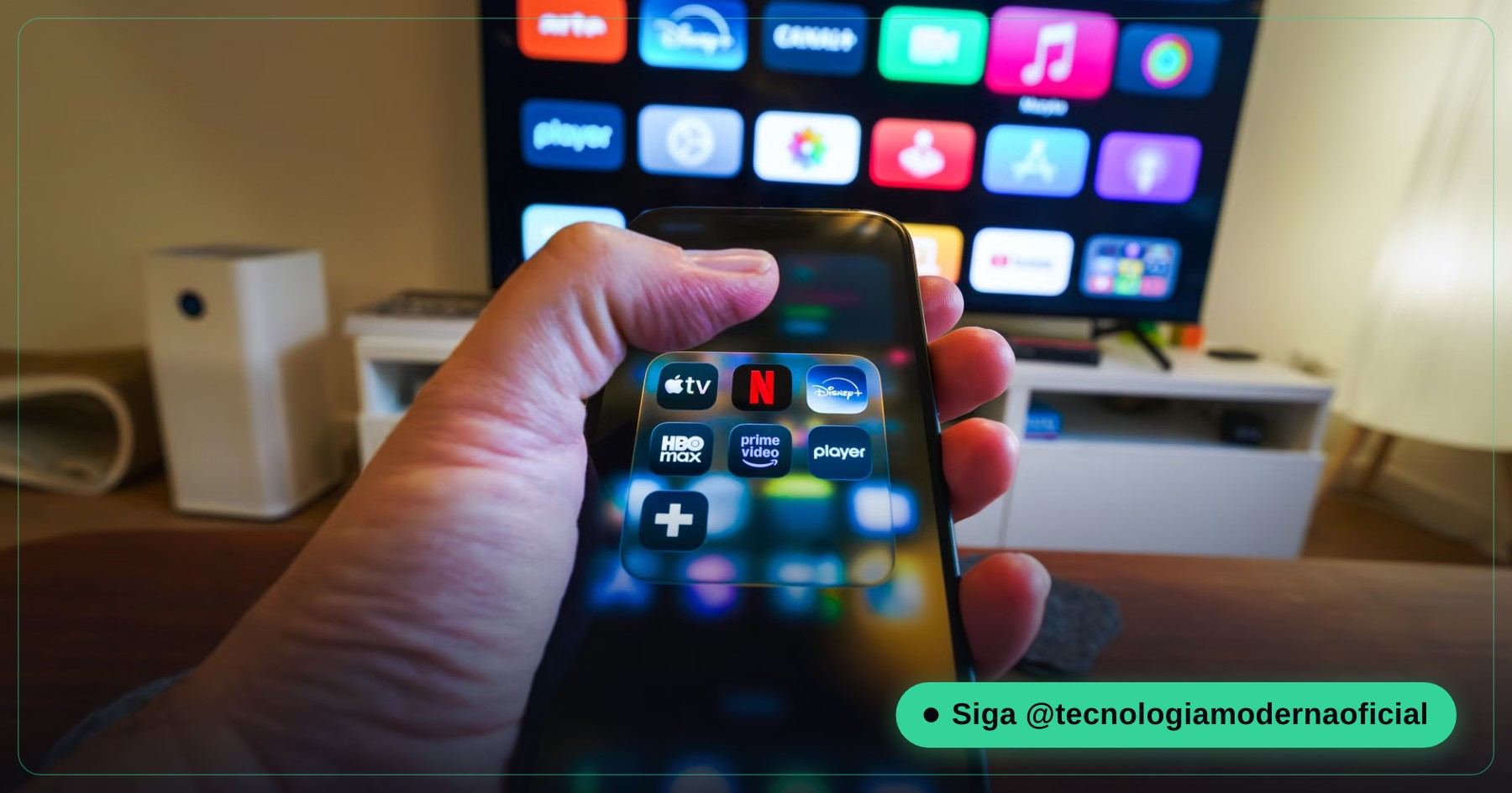 Aplicativo do Disney+ aberto em uma Smart TV com controle remoto