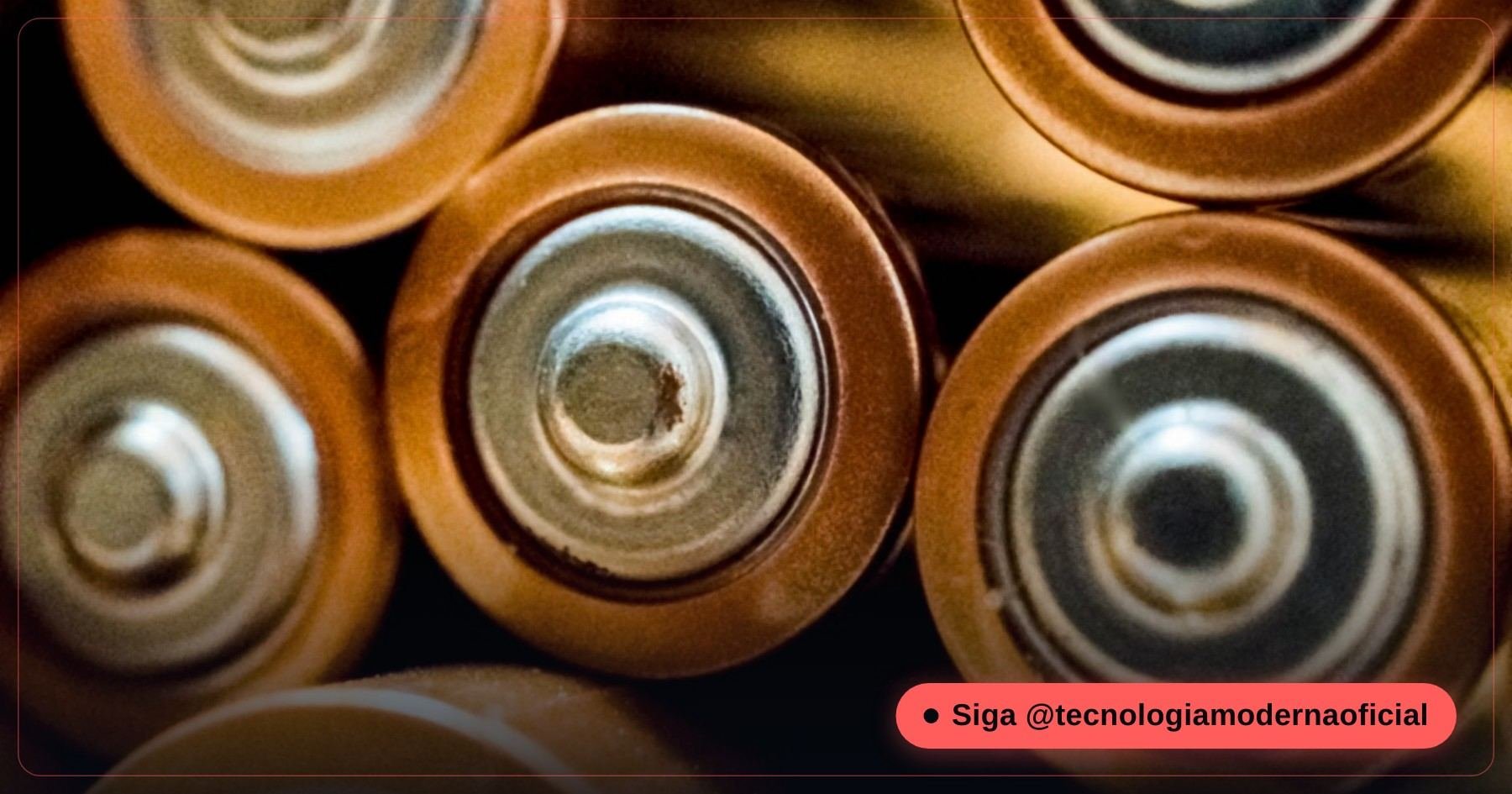 Células de bateria de lítio ferro-fosfato (LFP) empilhadas, a química usada na maioria das baterias residenciais em 2026