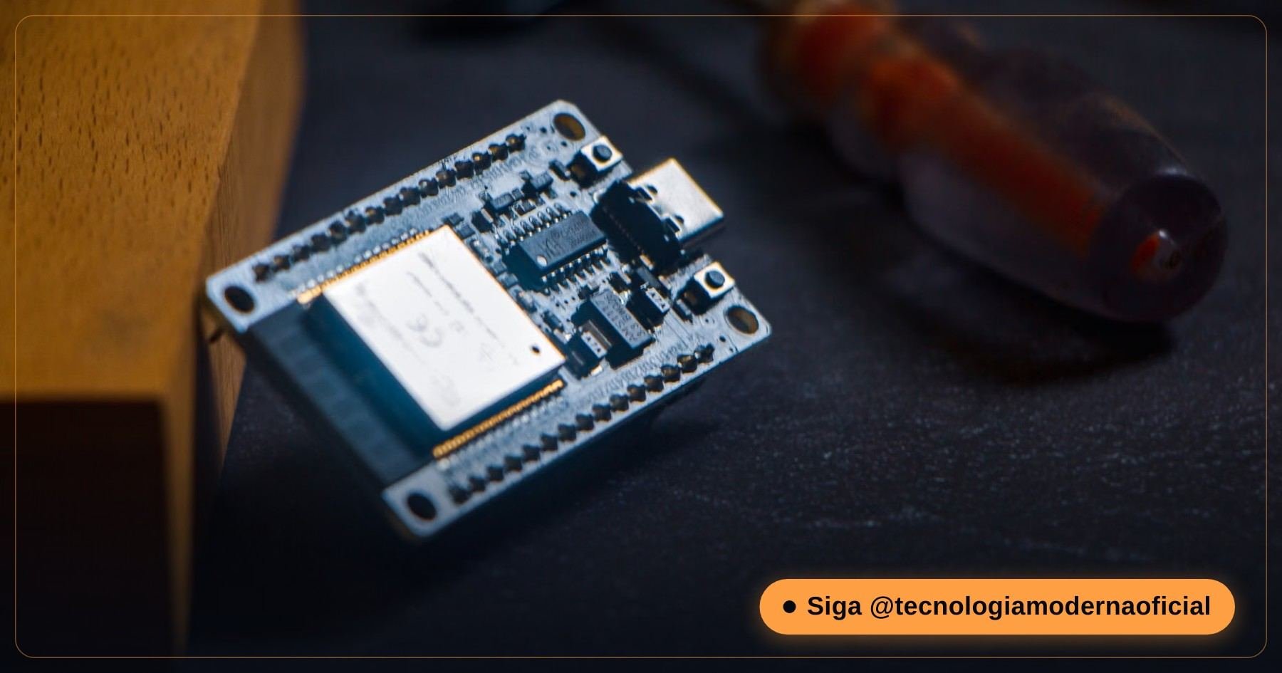 Placa de desenvolvimento ESP32 DevKit vista de perto