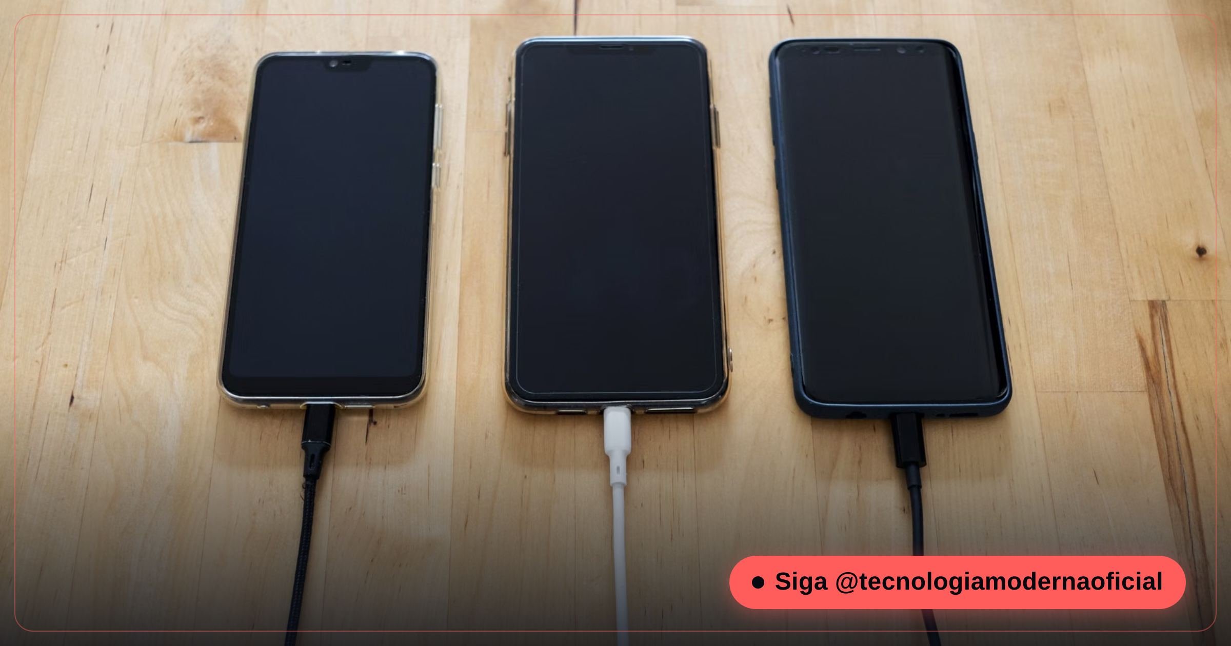 Carregador USB-C conectado a um smartphone, contexto de carga rápida