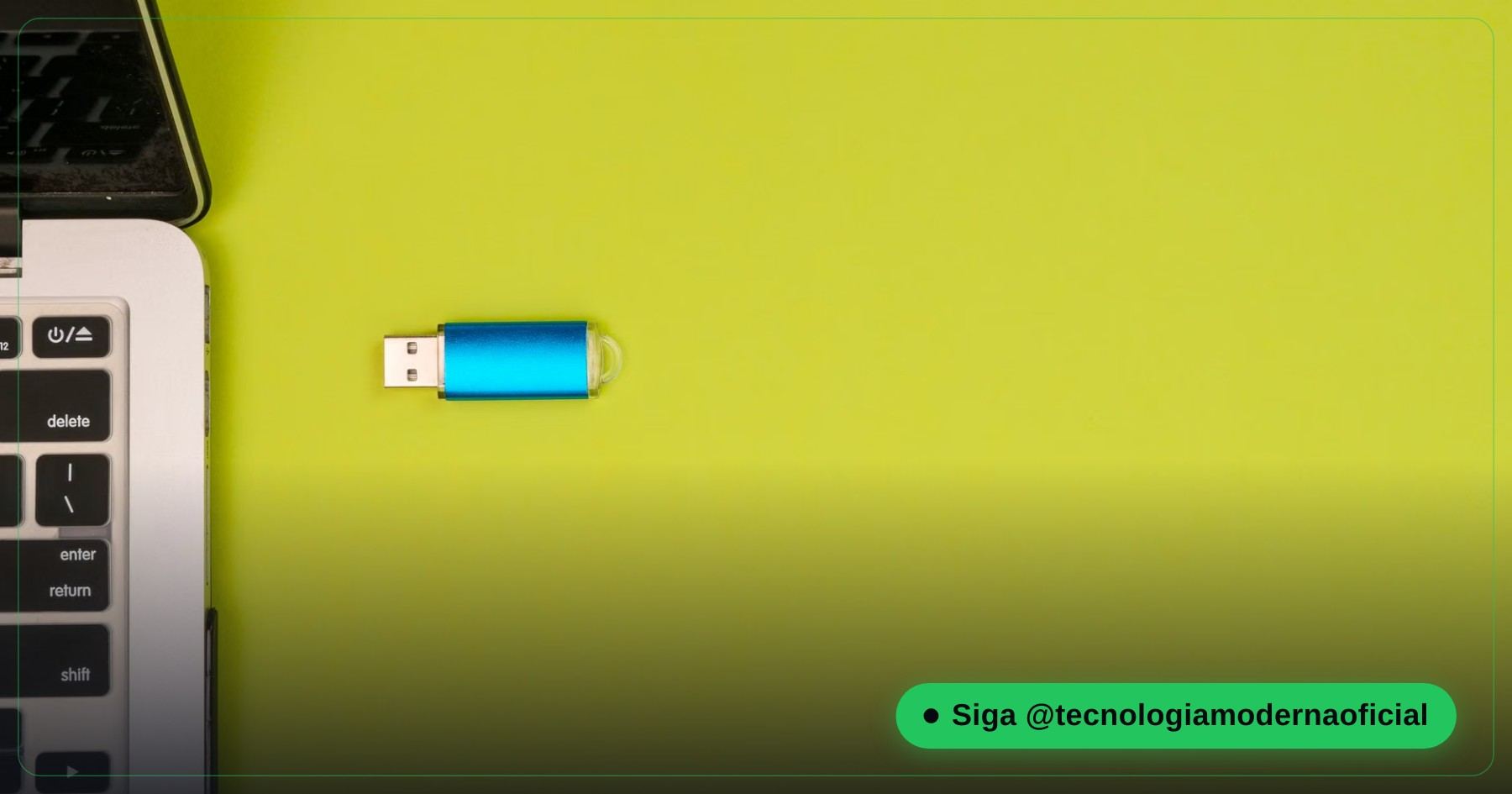 Memoria USB conectada a un portátil