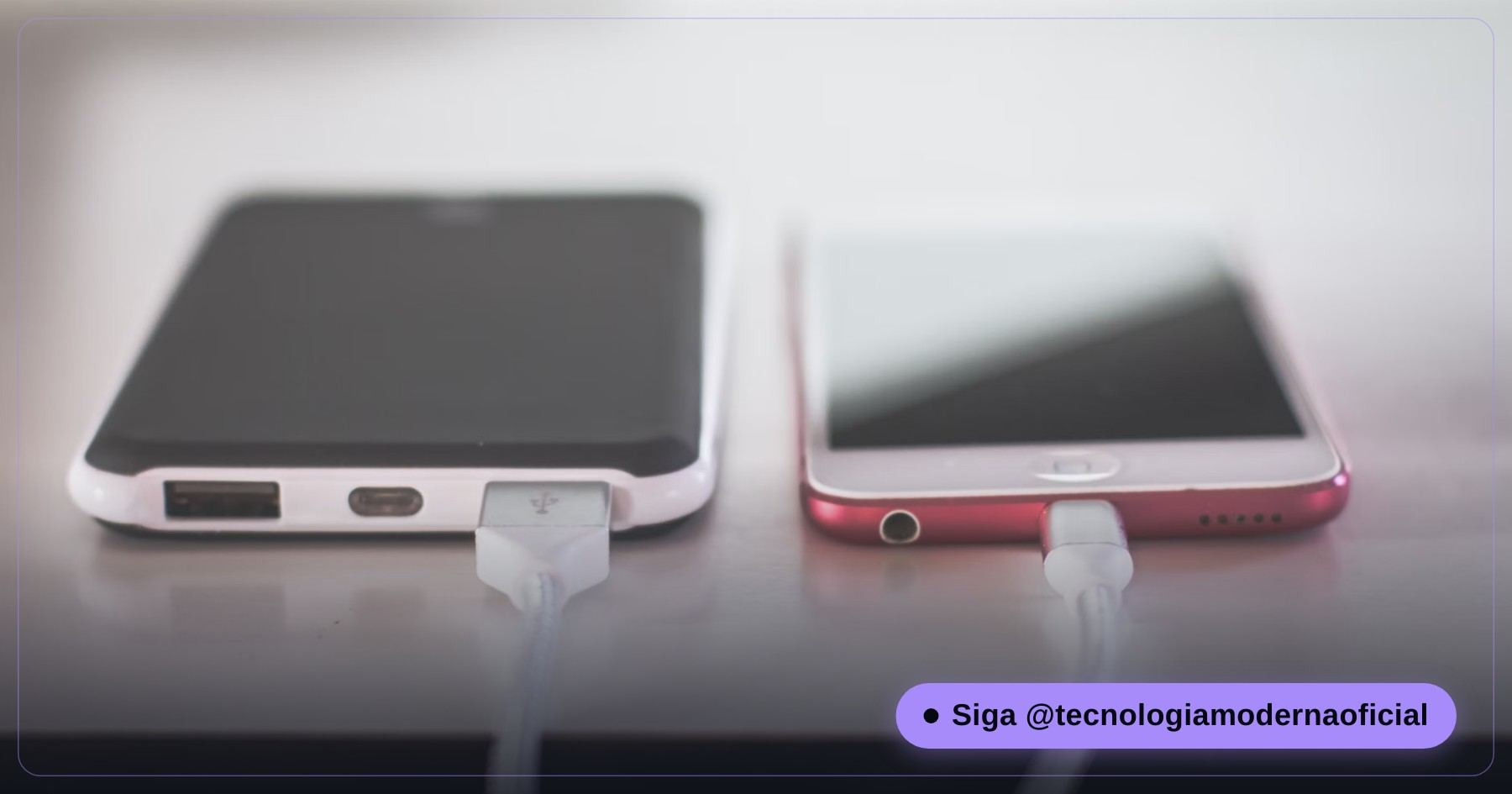 Móvil cargando sobre una mesa