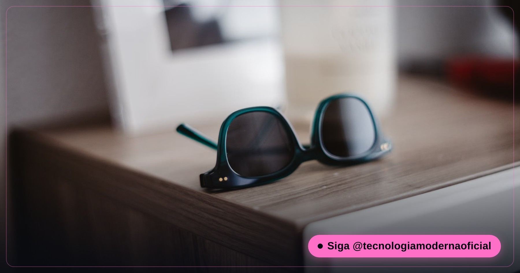 Óculos de sol modernos em cima de uma mesa