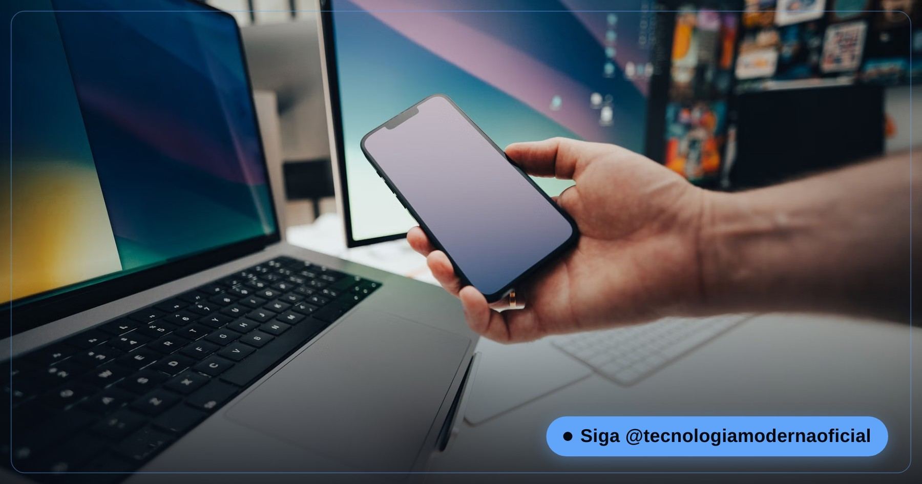 Smartphone collegato a un monitor sulla scrivania