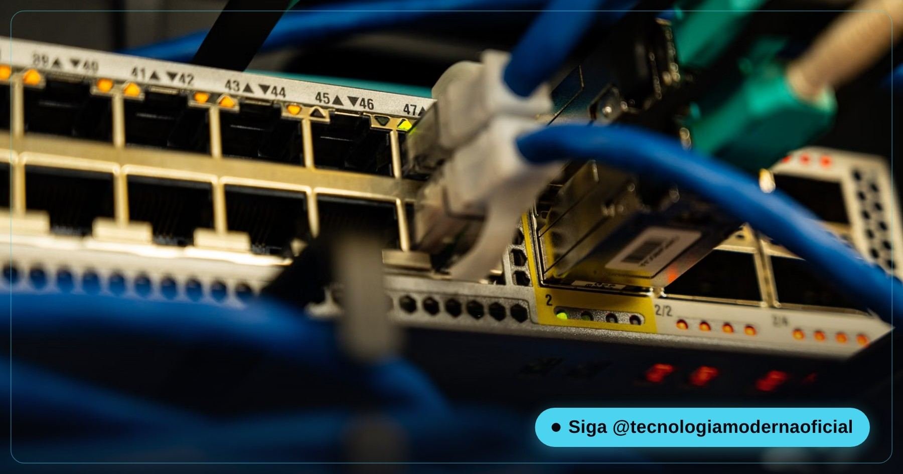 Parte de trás de um roteador com cabos de rede conectados