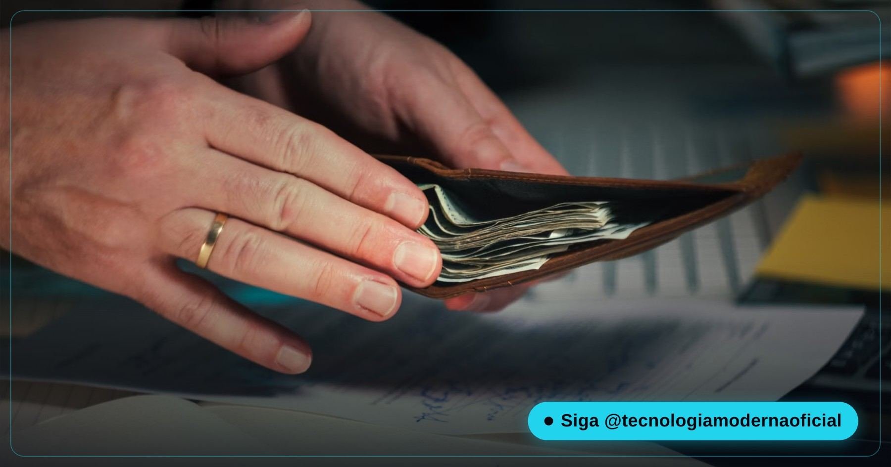 Carteira com dinheiro representando o salário