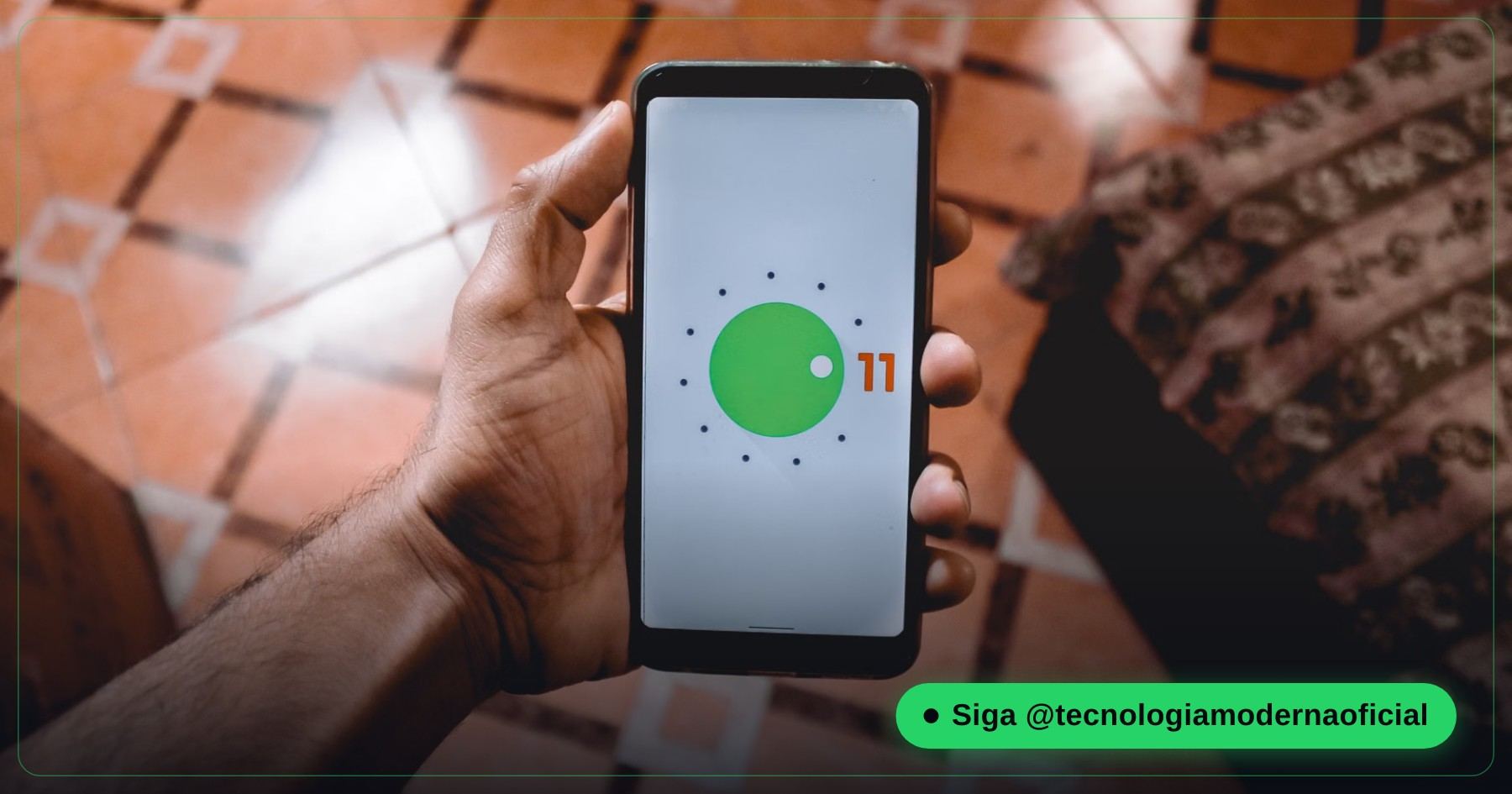 Vecchio telefono Android con lo schermo consumato