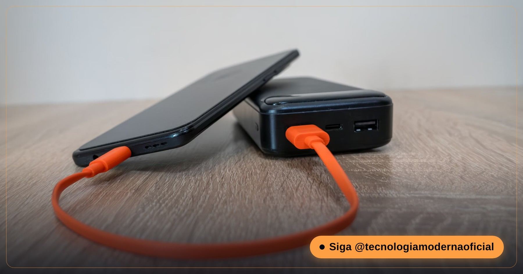 Celular carregando num carregador portátil